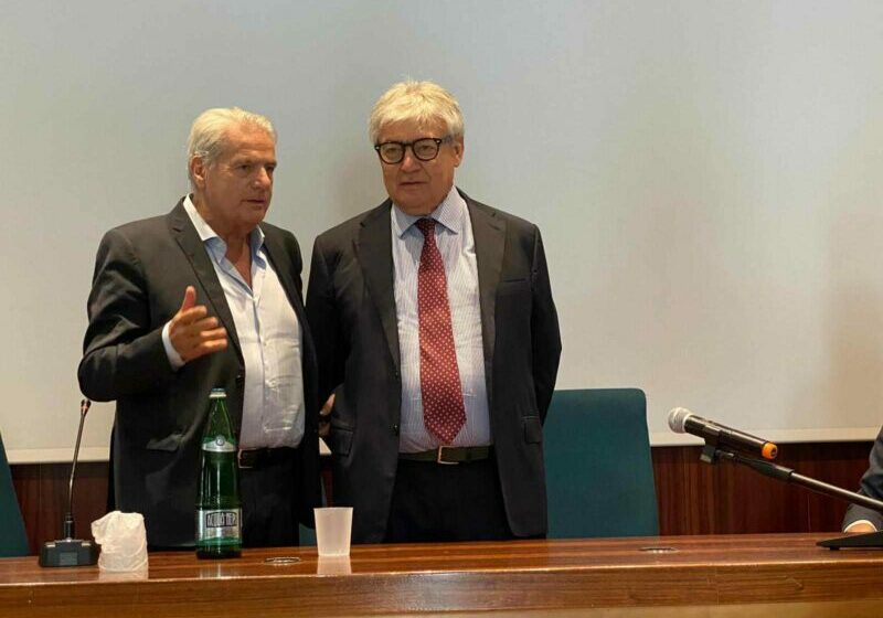 I bei tempi della satira e il sense of humour di Umberto Fusco e Giovanni Arena