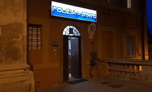commissariato_polizia_tarquinia-1.jpg (1) Tarquinia, maltrattamenti in famiglia, arrestato 48enne